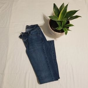 Old Navy medium wash curvy profile jeans, size 0